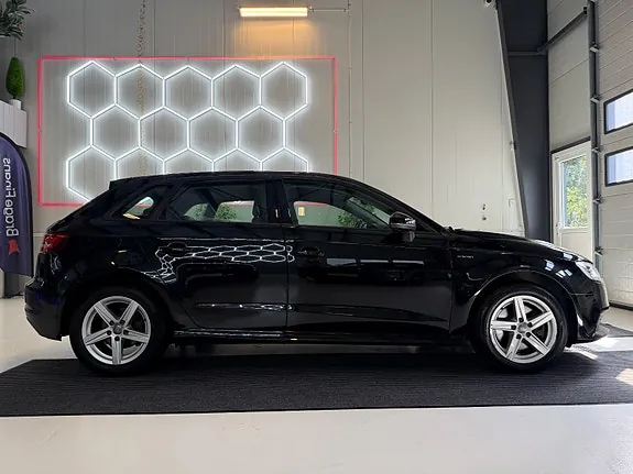 Audi A3 2018 photo 4