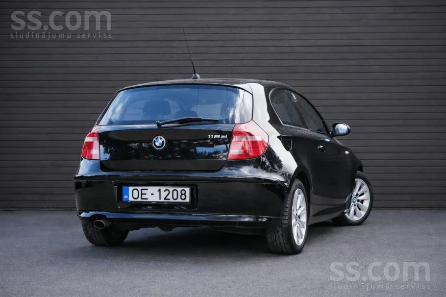 BMW 118 2009 photo 3