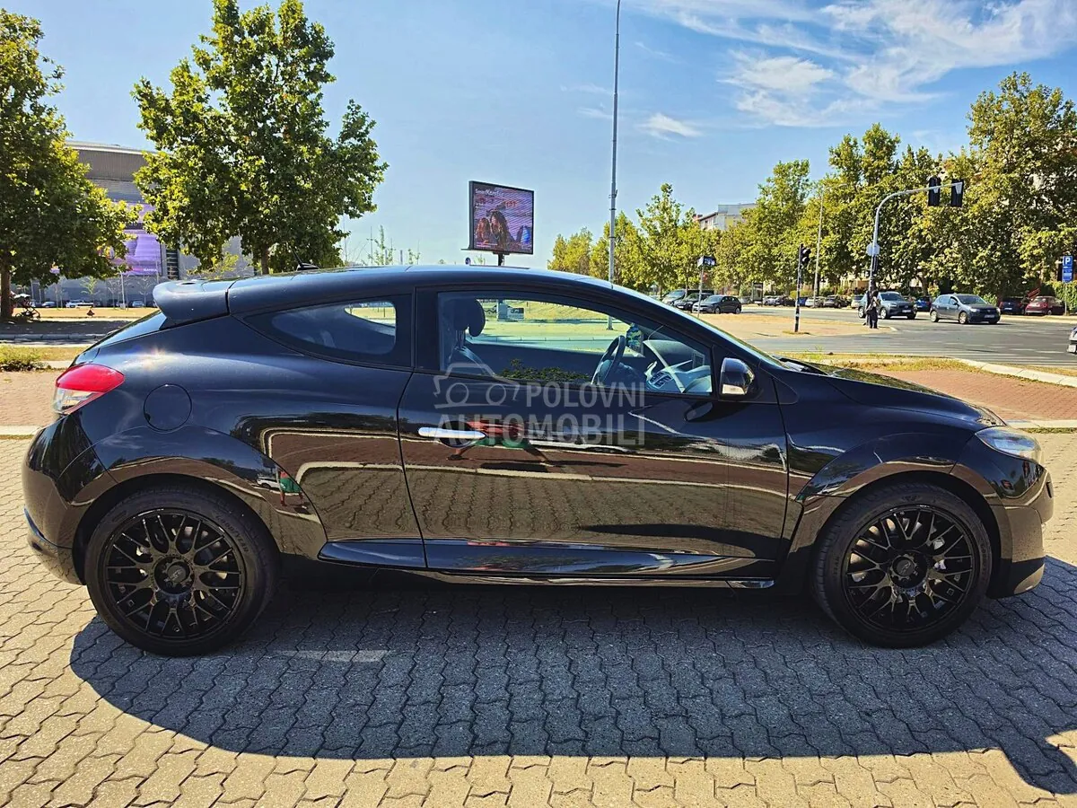 Renault Megane 2010 photo 2