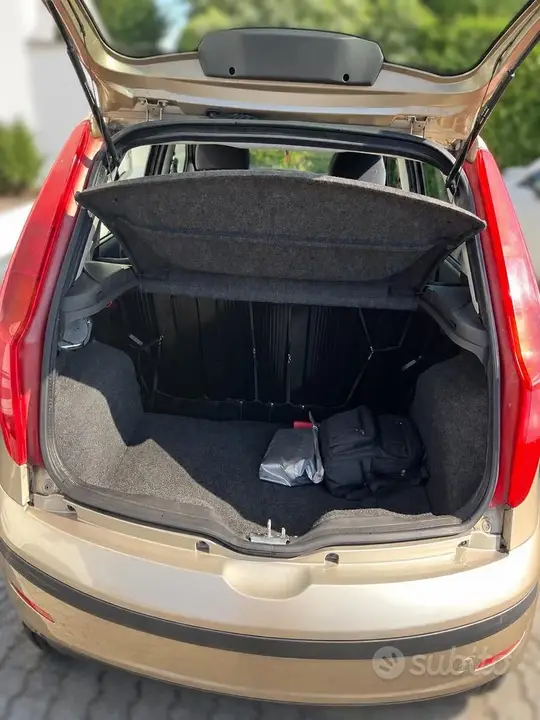 Fiat Punto 2009 photo 4