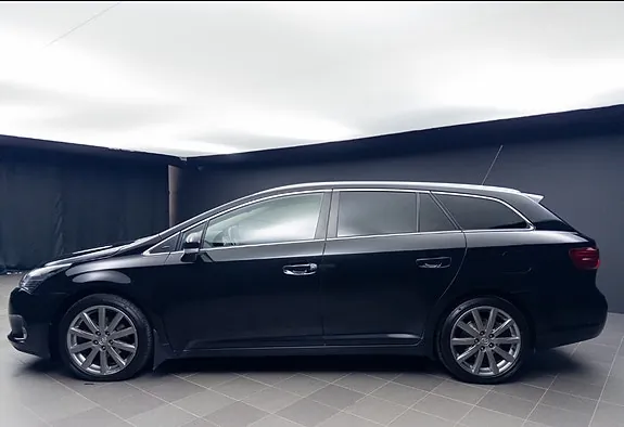 Toyota Avensis 2013 photo 4