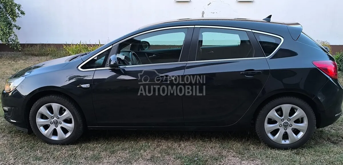 Opel Astra J 2015 photo 4