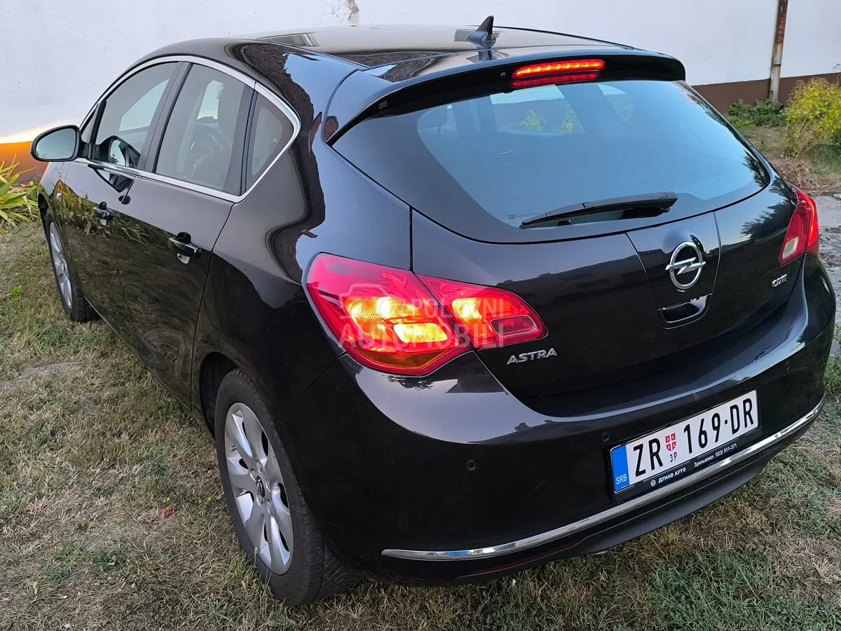 Opel Astra J 2015 photo 5