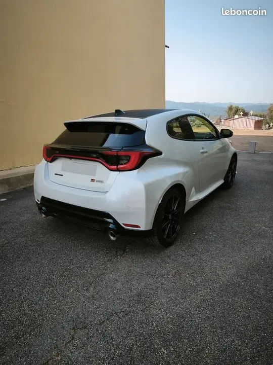 Toyota Yaris 2026 photo 2