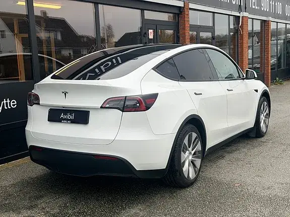 Tesla Model Y 2024 photo 5