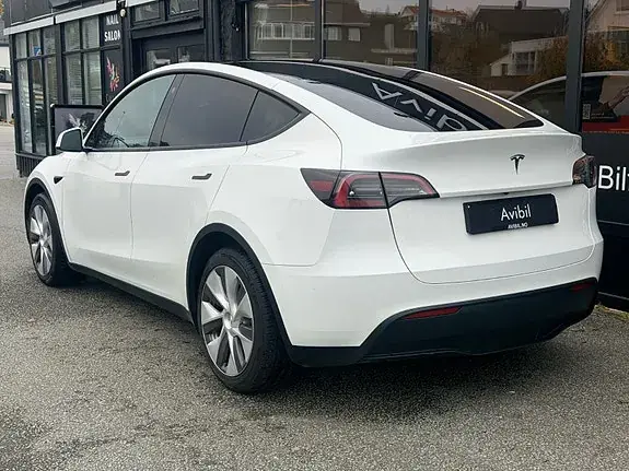 Tesla Model Y 2024 photo 3