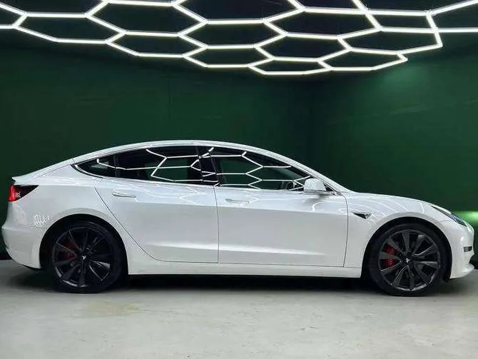Tesla Model 3 2019 photo 4
