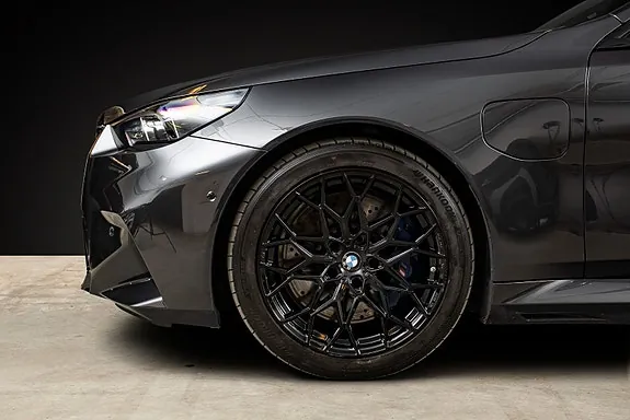 BMW M5 2025 photo 4