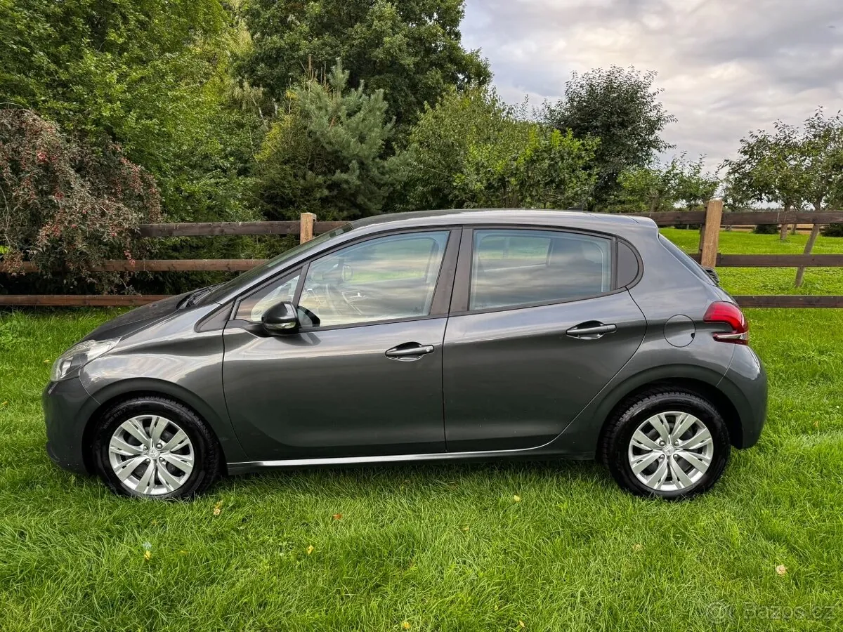 Peugeot 208 2016 photo 2