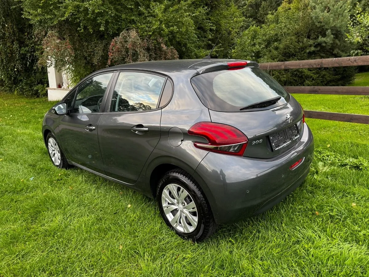 Peugeot 208 2016 photo 3