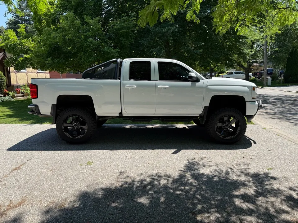 Chevrolet Silverado 1500 2016 photo 2