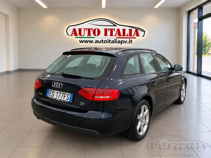 Audi A4 2010 photo 5