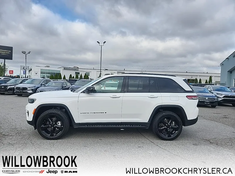 Jeep Grand Cherokee 2024 photo 2