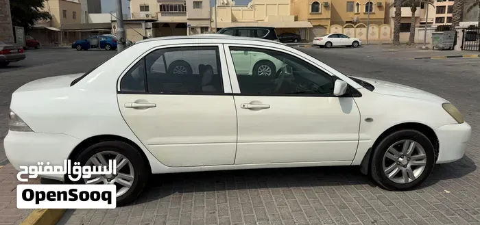 Mitsubishi Lancer 2010 photo 4