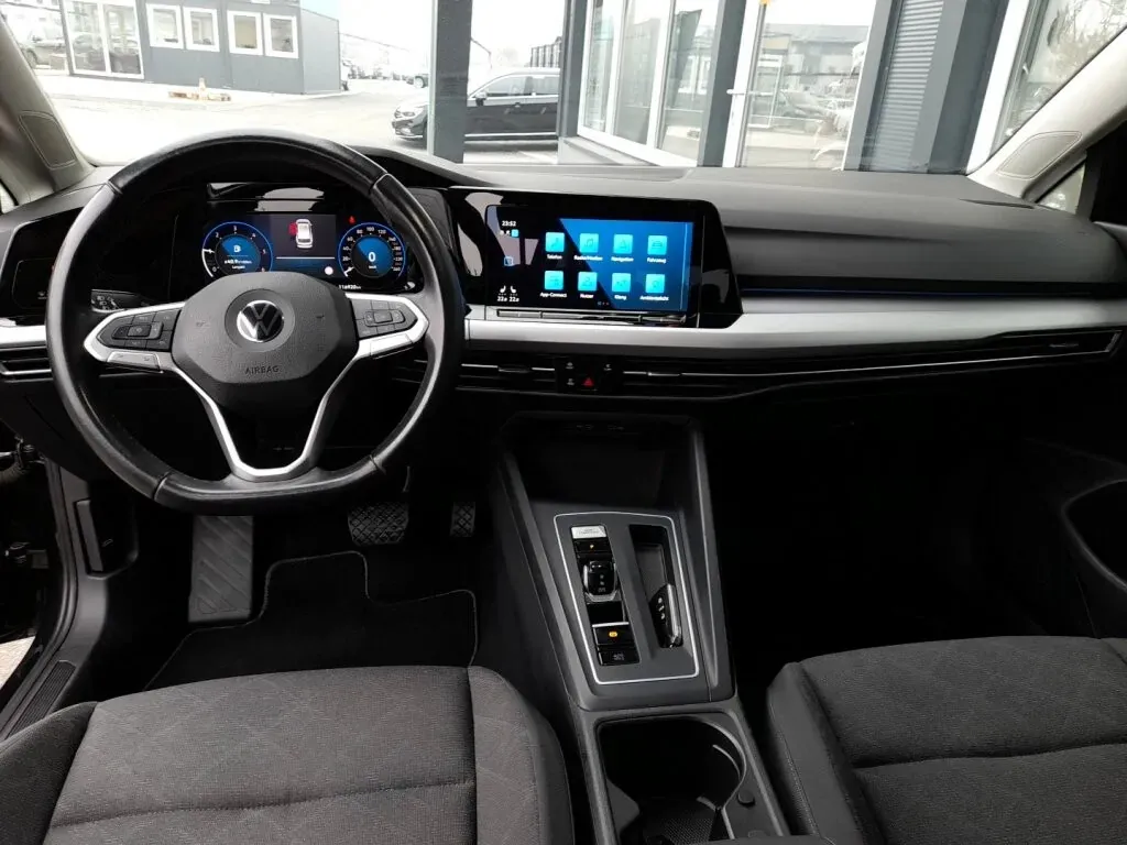 Volkswagen Golf 2022 photo 3