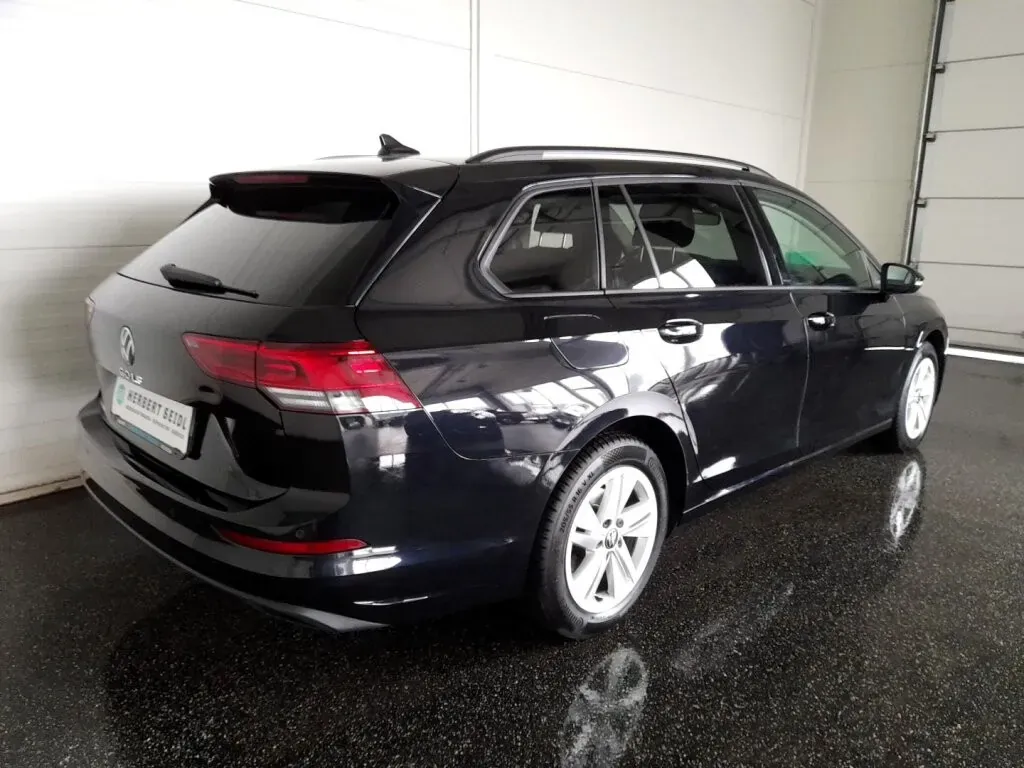 Volkswagen Golf 2022 photo 2