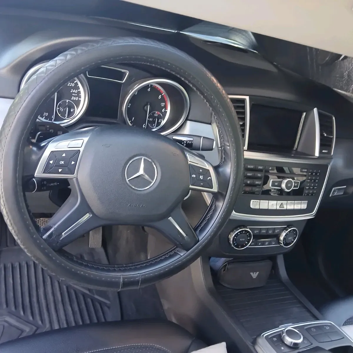 Mercedes-Benz M-Class 2012 photo 3