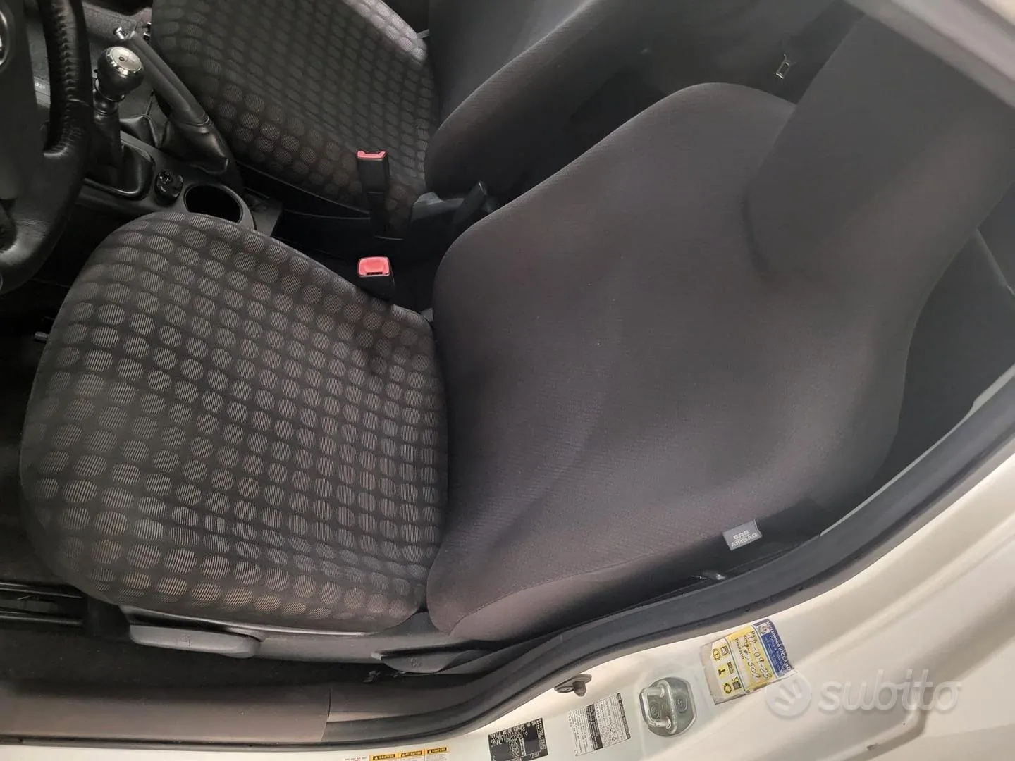 Toyota Iq 2010 photo 2
