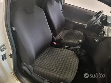 Toyota Iq 2010 photo 5