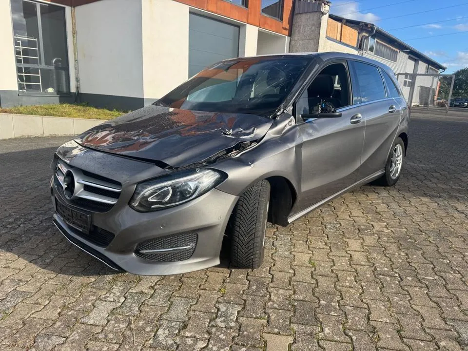 Mercedes-Benz B 200