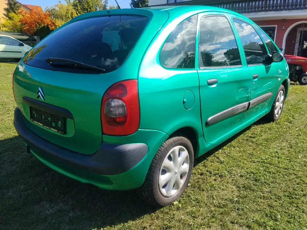 Citroen C4 Picasso 2000 photo 3