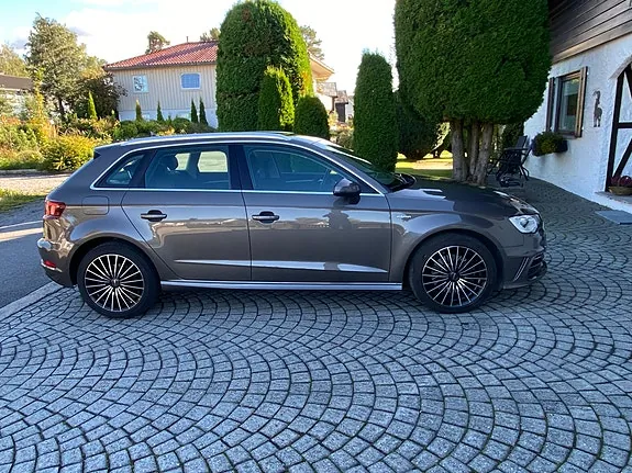 Audi E-Tron 2016 photo 2