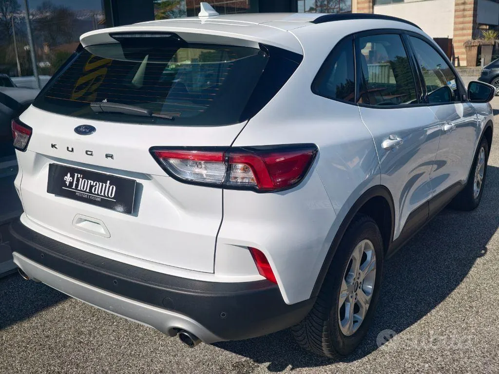 Ford Kuga 2022 photo 3