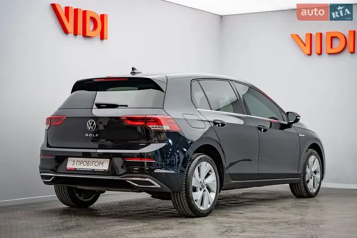 Volkswagen Golf 2023 photo 2