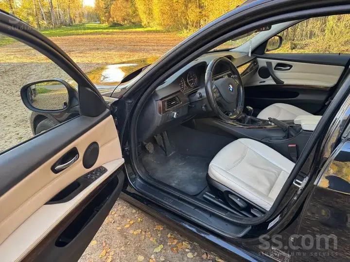 BMW 320D 2009 photo 4