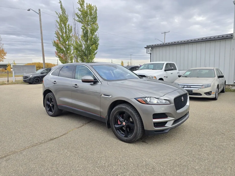 Jaguar F-Pace 2018 photo 3