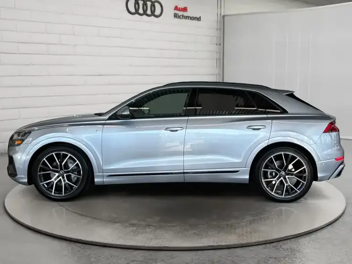 Audi Q8 2022 photo 2