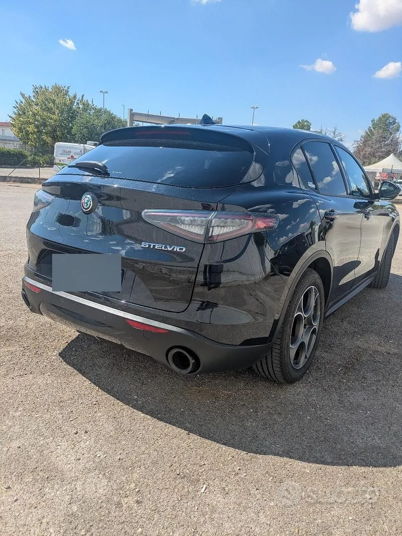 Alfa Romeo Stelvio 2023 photo 3