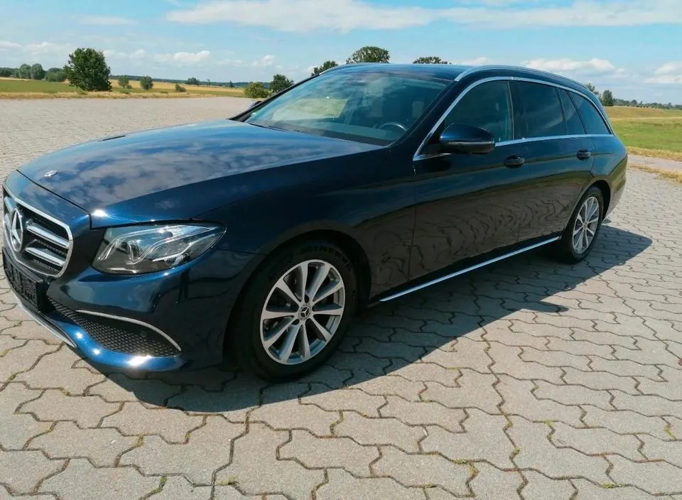 Mercedes-Benz E 200 D
