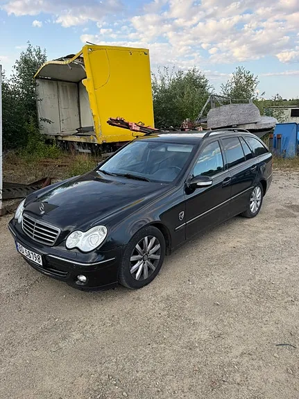 Mercedes-Benz C220 D 2004 photo 3