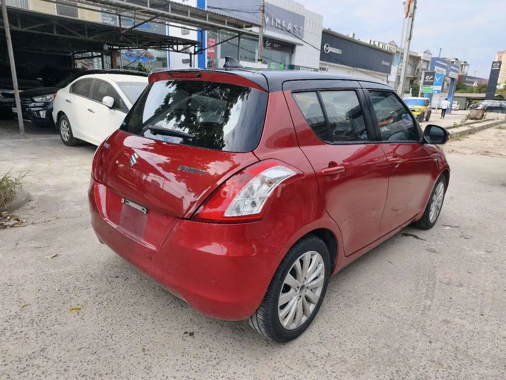 Suzuki Swift 2015 photo 4