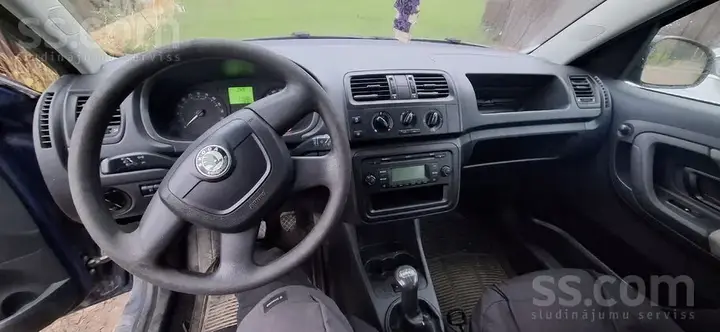 Skoda Roomster 2011 photo 3
