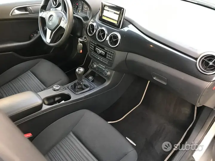 Mercedes-Benz B 180 2012 photo 5