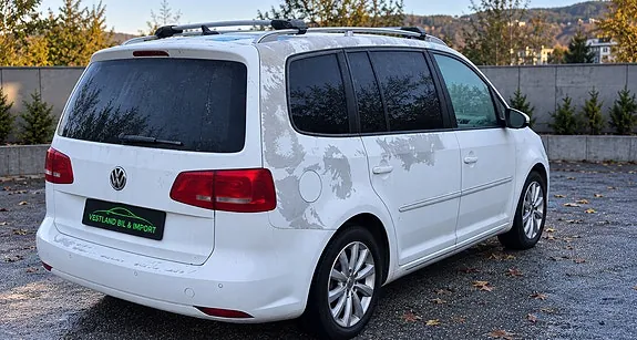 Volkswagen Touran 2012 photo 2