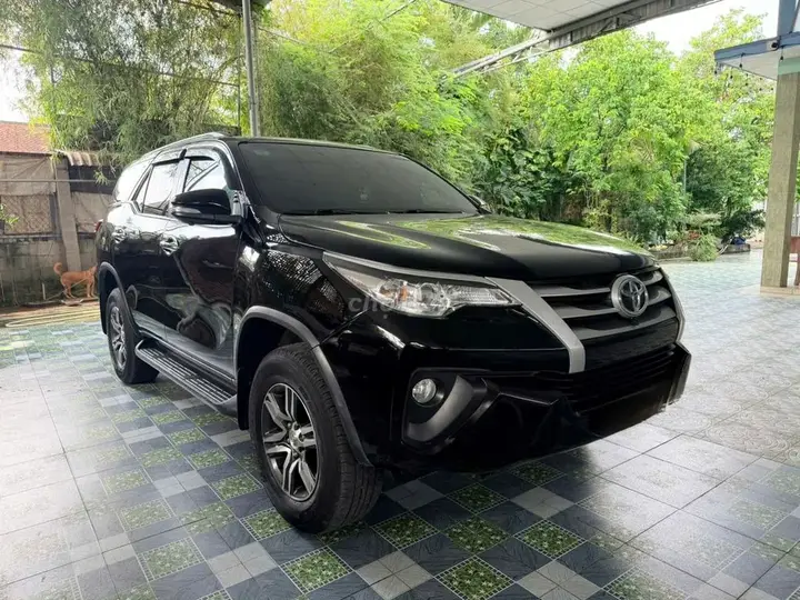 Toyota Fortuner 2017 photo 2