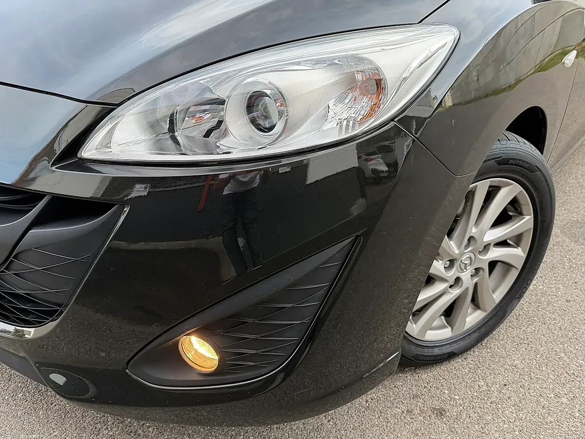 Mazda Mazda5 2011 photo 3