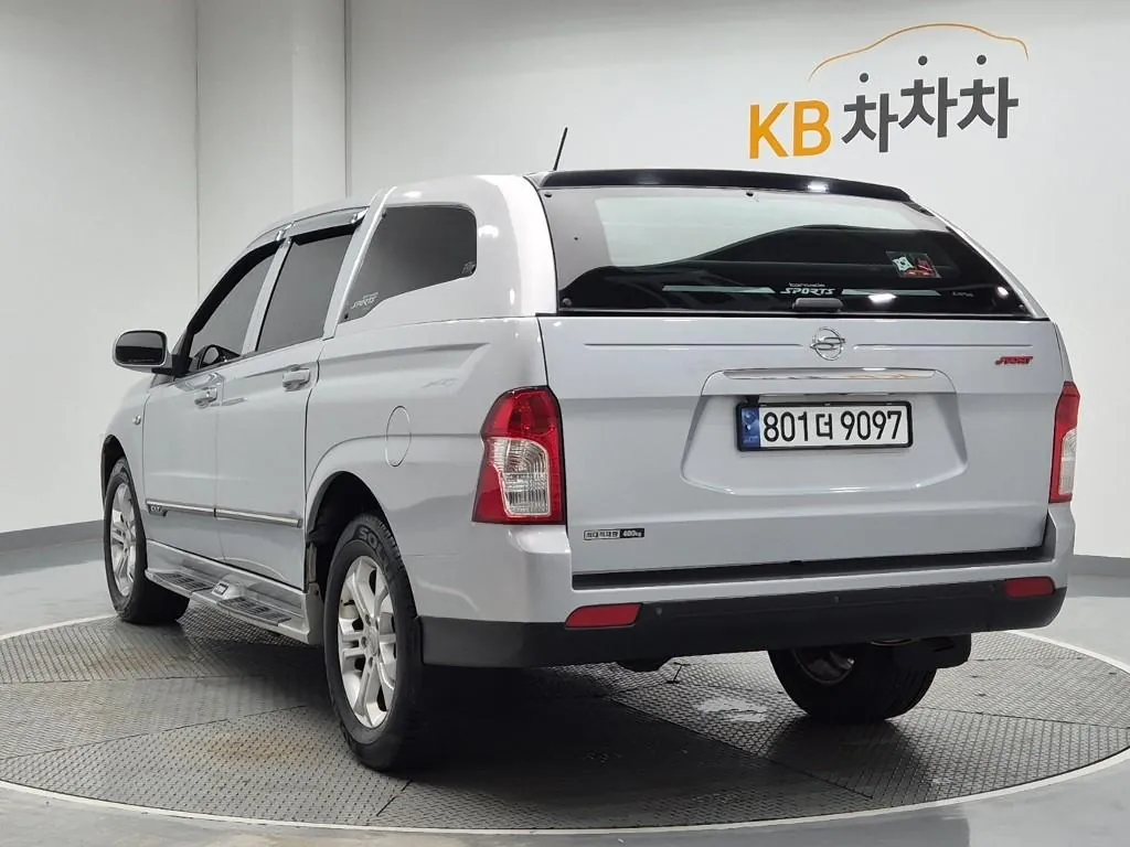 KG Mobility Korando 2012 photo 2