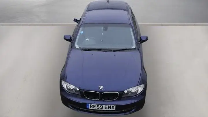 BMW 1 Series 2009 photo 2