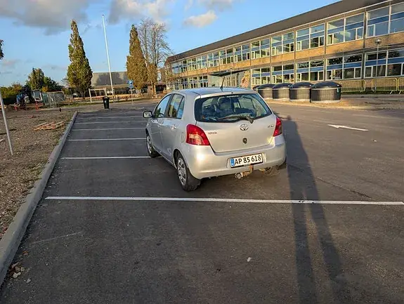 Toyota Yaris 2007 photo 2