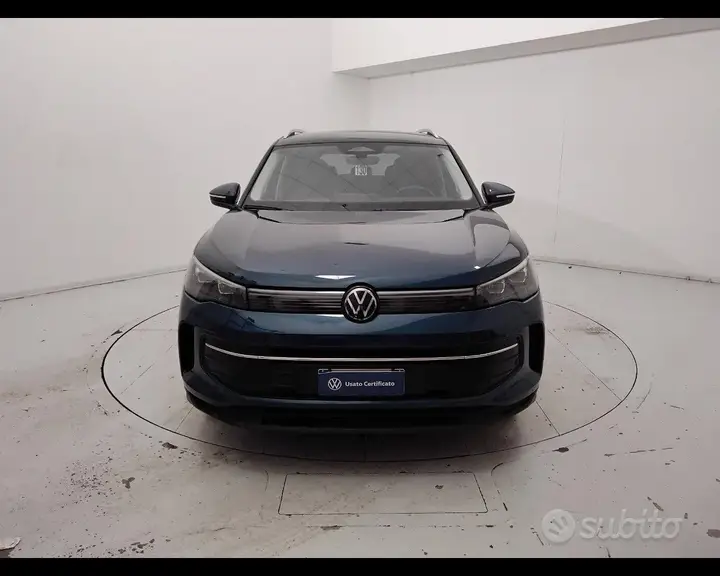 Volkswagen Tiguan 2024 photo 2