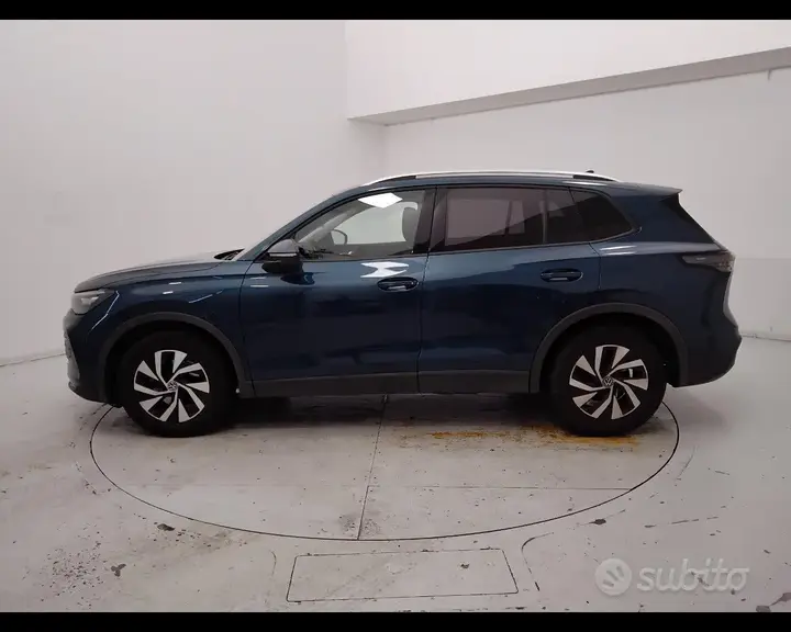 Volkswagen Tiguan 2024 photo 3