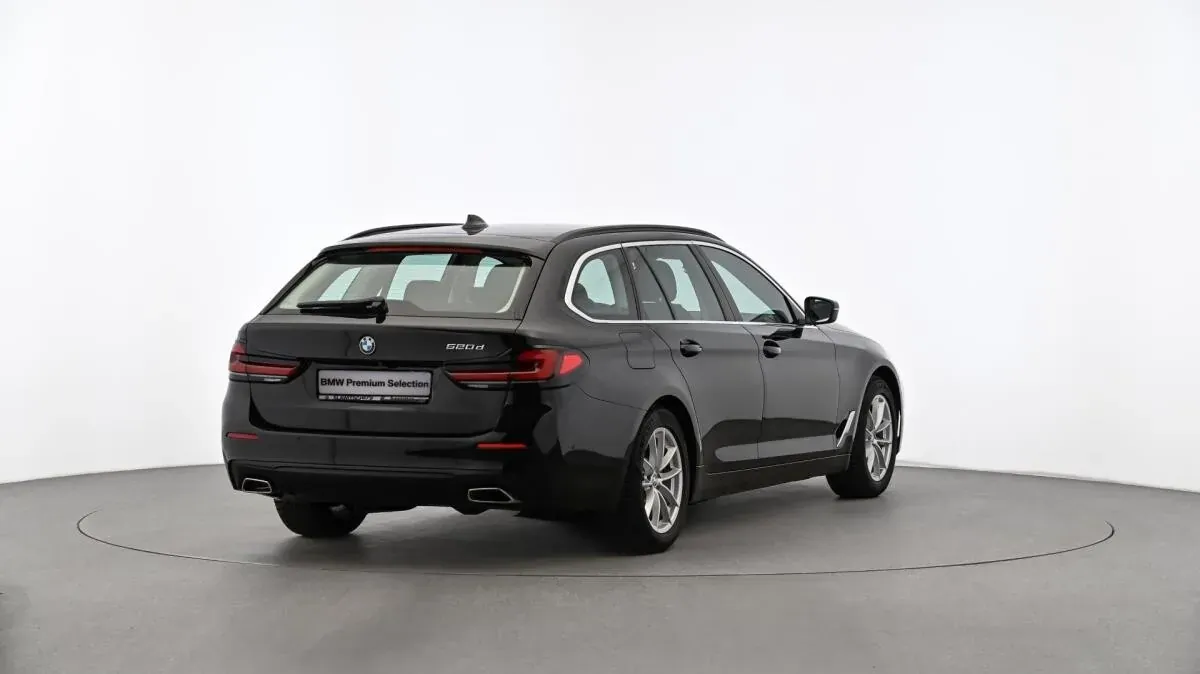 BMW 5 Series 2021 photo 3