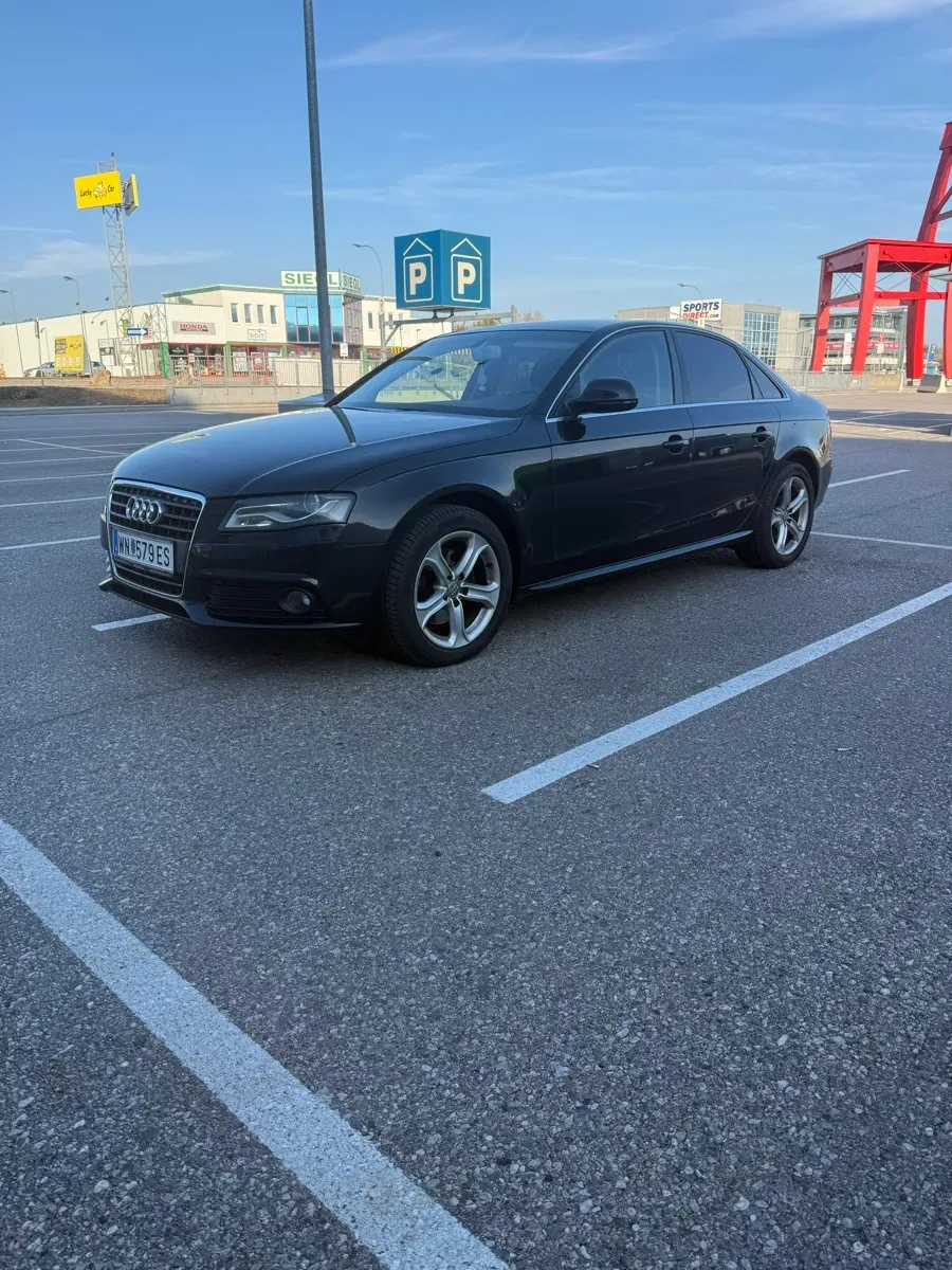 Audi A4 2009 photo 2