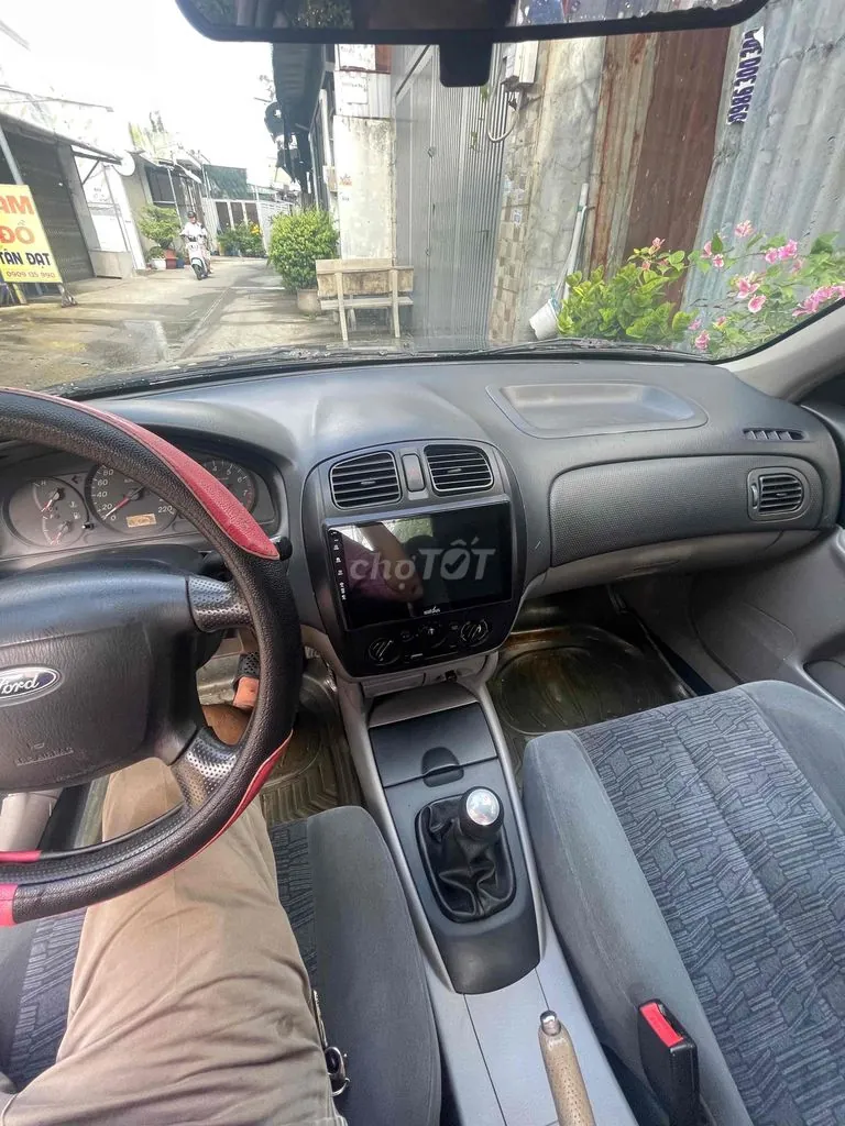 Ford Laser 2002 photo 4