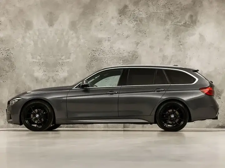 BMW 3Serie 2019 photo 2