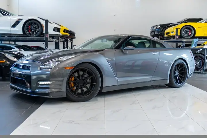 Nissan Gt-R 2012 photo 2